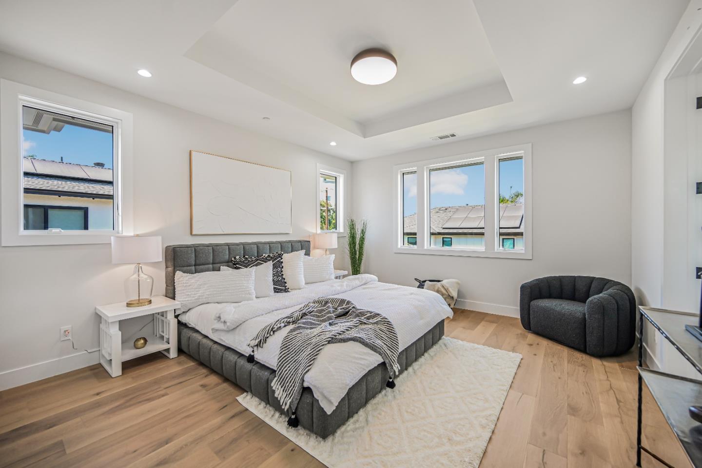 Detail Gallery Image 31 of 44 For 980 Lucky Ave, Menlo Park,  CA 94025 - 4 Beds | 4/1 Baths