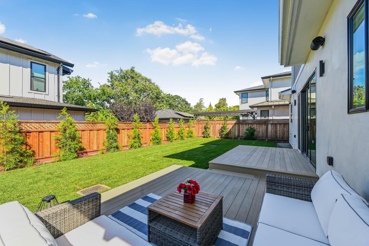 Detail Gallery Image 40 of 44 For 980 Lucky Ave, Menlo Park,  CA 94025 - 4 Beds | 4/1 Baths