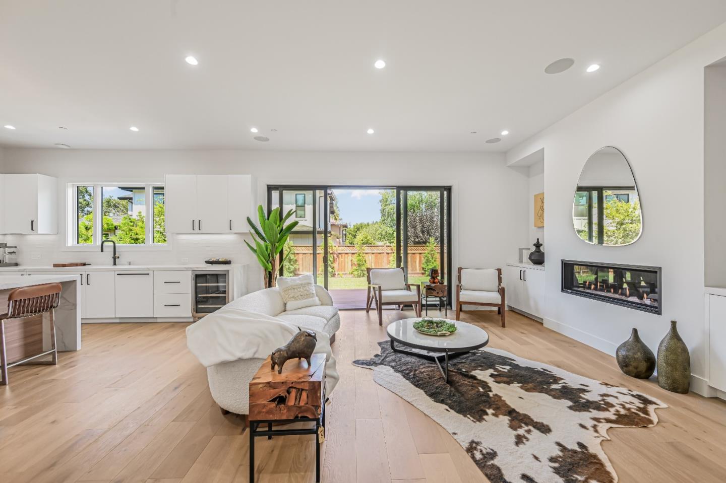Detail Gallery Image 8 of 44 For 980 Lucky Ave, Menlo Park,  CA 94025 - 4 Beds | 4/1 Baths