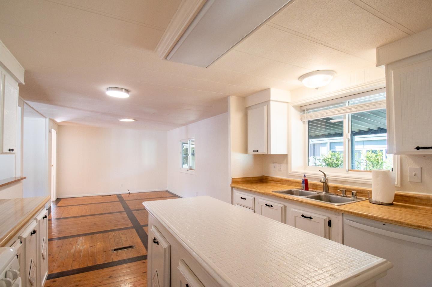 Detail Gallery Image 8 of 25 For 451 Millpond Dr #451,  San Jose,  CA 95125 - 2 Beds | 2 Baths