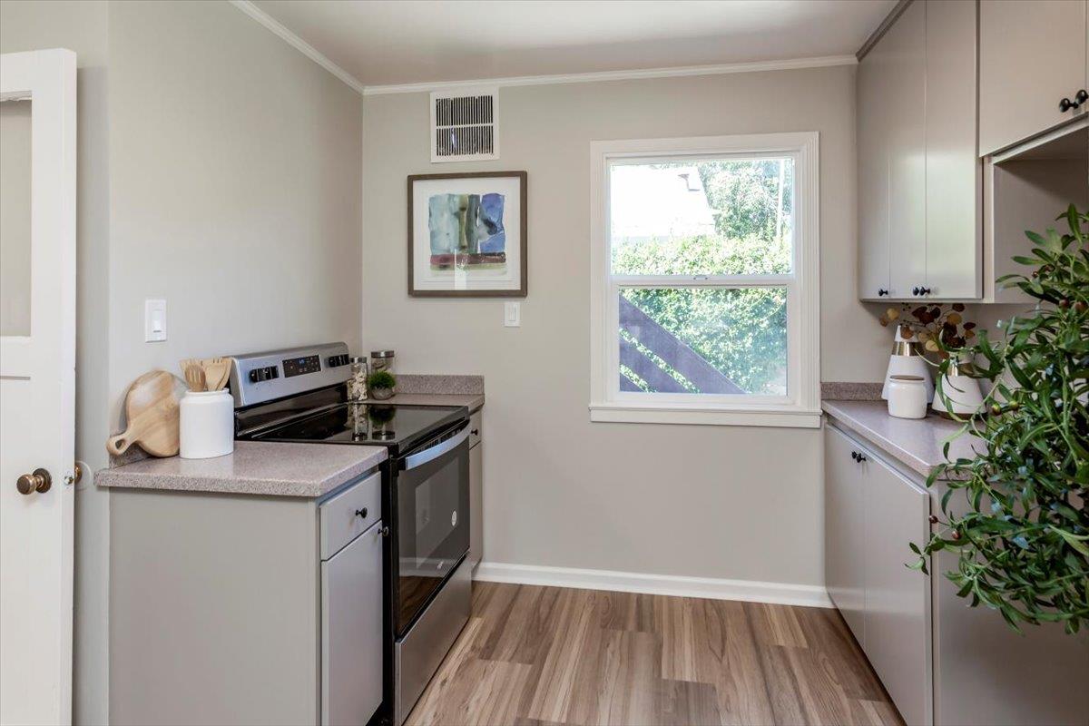 Detail Gallery Image 12 of 37 For 909 Myrtle St, San Jose,  CA 95126 - – Beds | – Baths