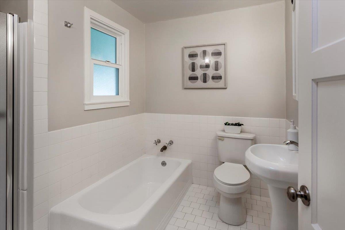 Detail Gallery Image 16 of 37 For 909 Myrtle St, San Jose,  CA 95126 - – Beds | – Baths