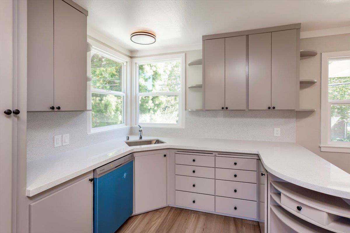 Detail Gallery Image 25 of 37 For 909 Myrtle St, San Jose,  CA 95126 - – Beds | – Baths
