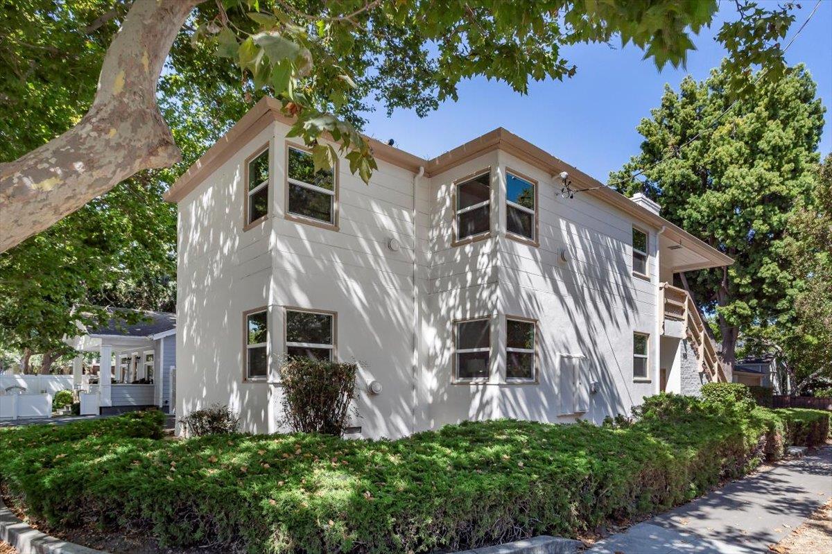 Detail Gallery Image 5 of 37 For 909 Myrtle St, San Jose,  CA 95126 - – Beds | – Baths