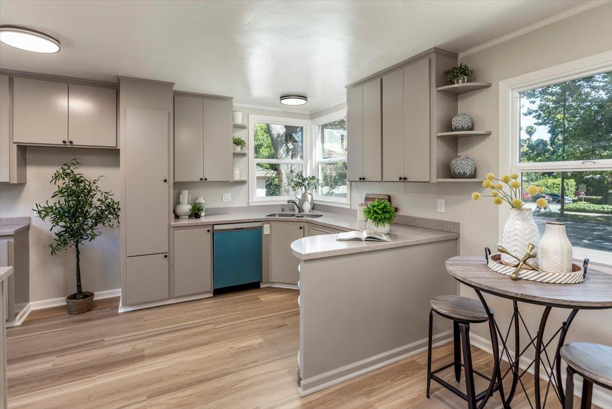 Detail Gallery Image 9 of 37 For 909 Myrtle St, San Jose,  CA 95126 - – Beds | – Baths