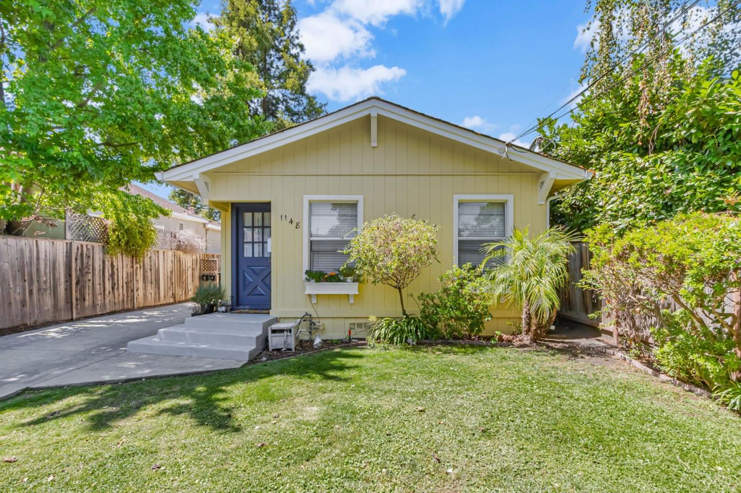Detail Gallery Image 4 of 8 For 1148 Saint Francis St, Redwood City,  CA 94061 - – Beds | – Baths