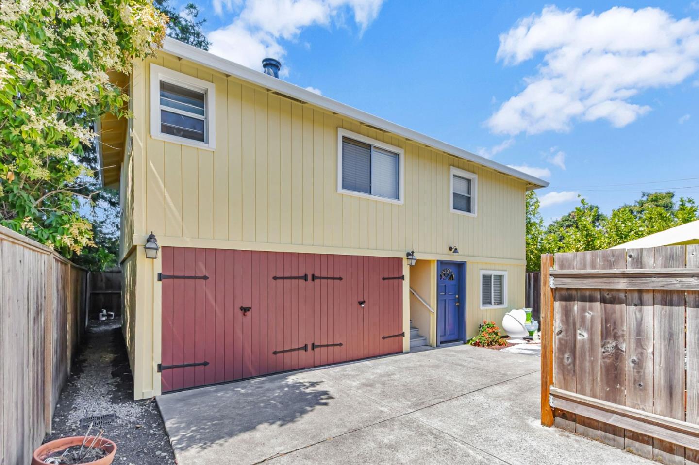 Detail Gallery Image 6 of 8 For 1148 Saint Francis St, Redwood City,  CA 94061 - – Beds | – Baths