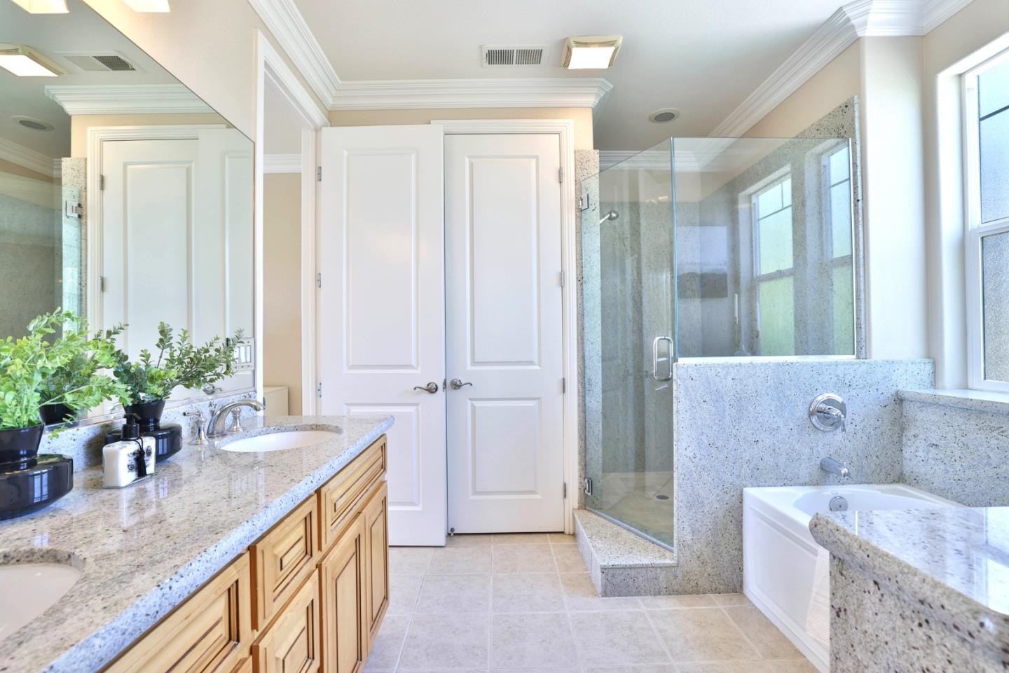 Detail Gallery Image 9 of 22 For 113 George Ct, Campbell,  CA 95008 - 4 Beds | 2/1 Baths