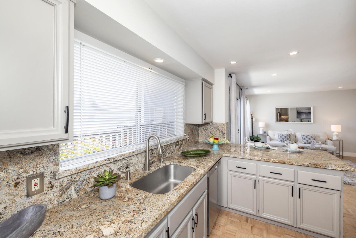Detail Gallery Image 13 of 59 For 604 Waterbury, Foster City,  CA 94404 - 4 Beds | 2/1 Baths