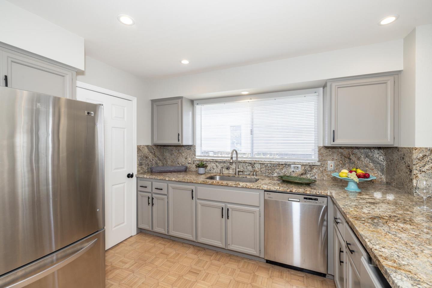 Detail Gallery Image 14 of 59 For 604 Waterbury, Foster City,  CA 94404 - 4 Beds | 2/1 Baths