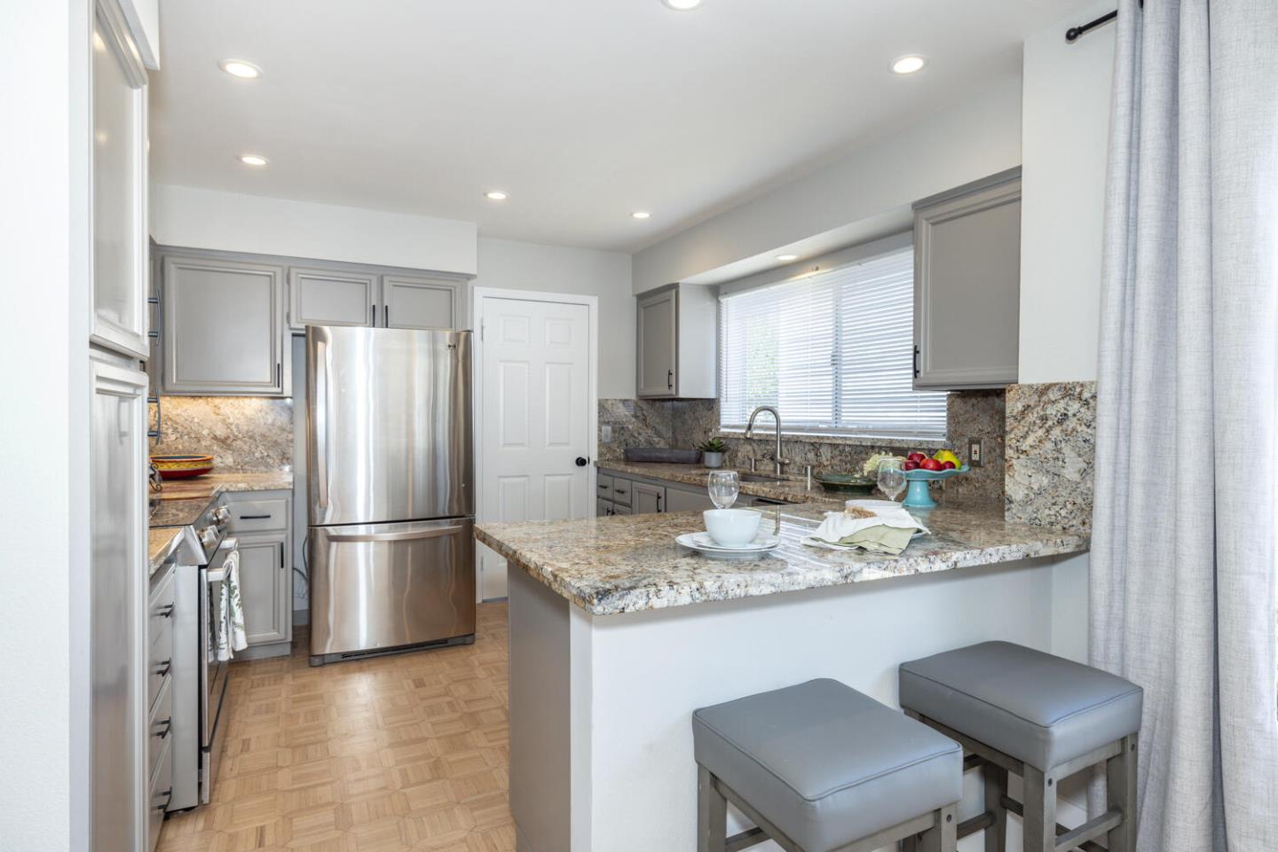 Detail Gallery Image 16 of 59 For 604 Waterbury, Foster City,  CA 94404 - 4 Beds | 2/1 Baths