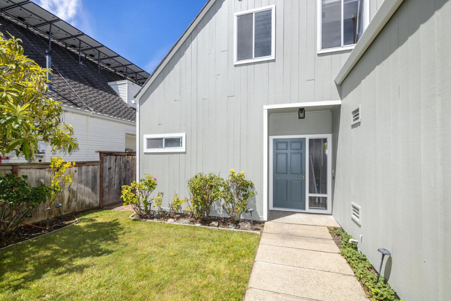 Detail Gallery Image 4 of 59 For 604 Waterbury, Foster City,  CA 94404 - 4 Beds | 2/1 Baths