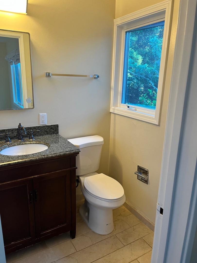 Detail Gallery Image 6 of 10 For 125 Bella Vista Dr, Hillsborough,  CA 94010 - 2 Beds | 2 Baths