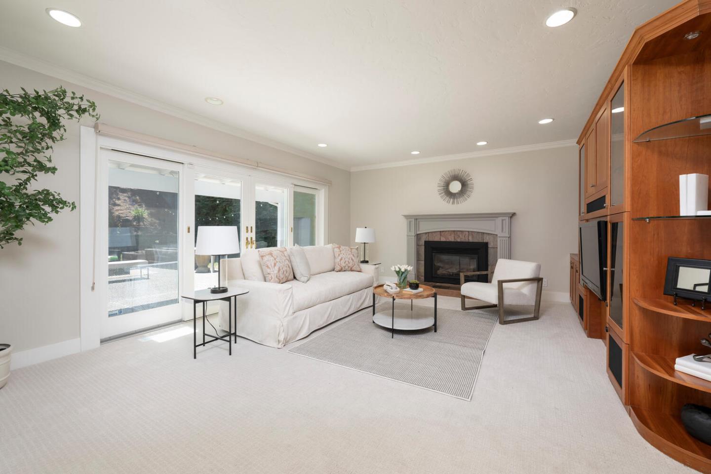 Detail Gallery Image 10 of 39 For 2721 Comstock Cir, Belmont,  CA 94002 - 5 Beds | 3/1 Baths
