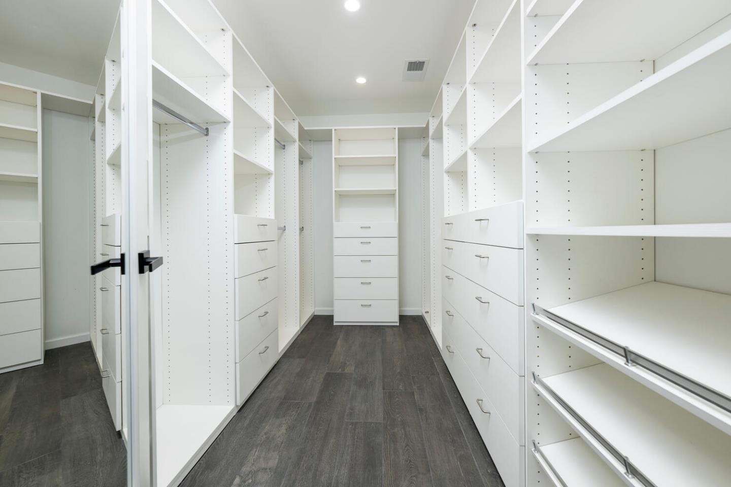 Detail Gallery Image 16 of 39 For 2721 Comstock Cir, Belmont,  CA 94002 - 5 Beds | 3/1 Baths