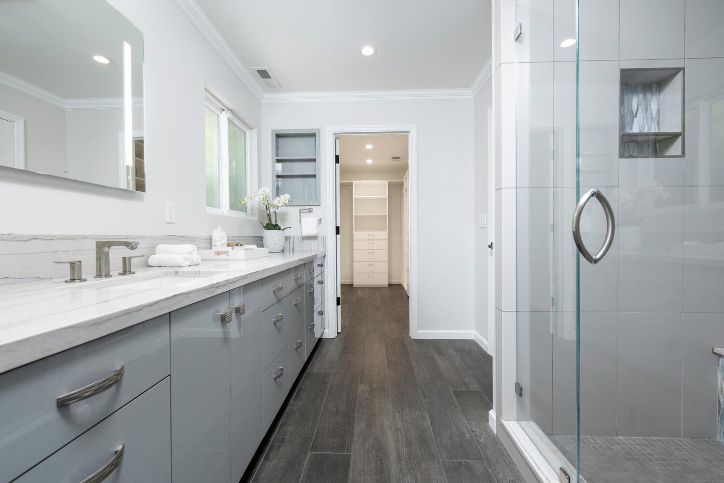 Detail Gallery Image 18 of 39 For 2721 Comstock Cir, Belmont,  CA 94002 - 5 Beds | 3/1 Baths