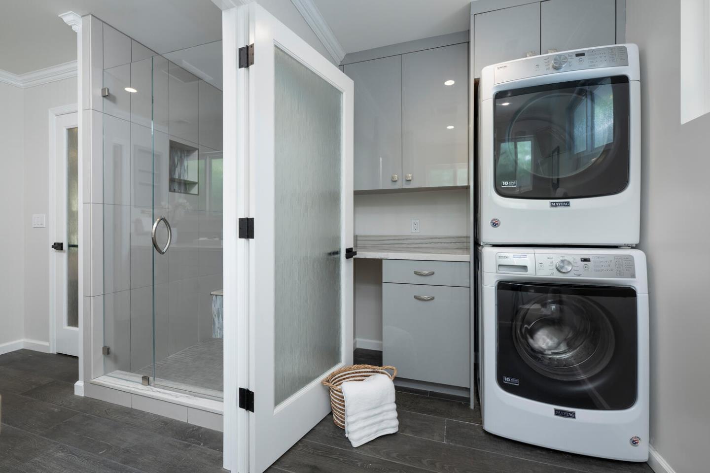 Detail Gallery Image 19 of 39 For 2721 Comstock Cir, Belmont,  CA 94002 - 5 Beds | 3/1 Baths