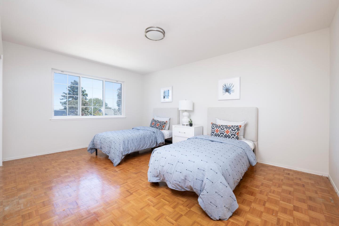 Detail Gallery Image 23 of 39 For 2721 Comstock Cir, Belmont,  CA 94002 - 5 Beds | 3/1 Baths