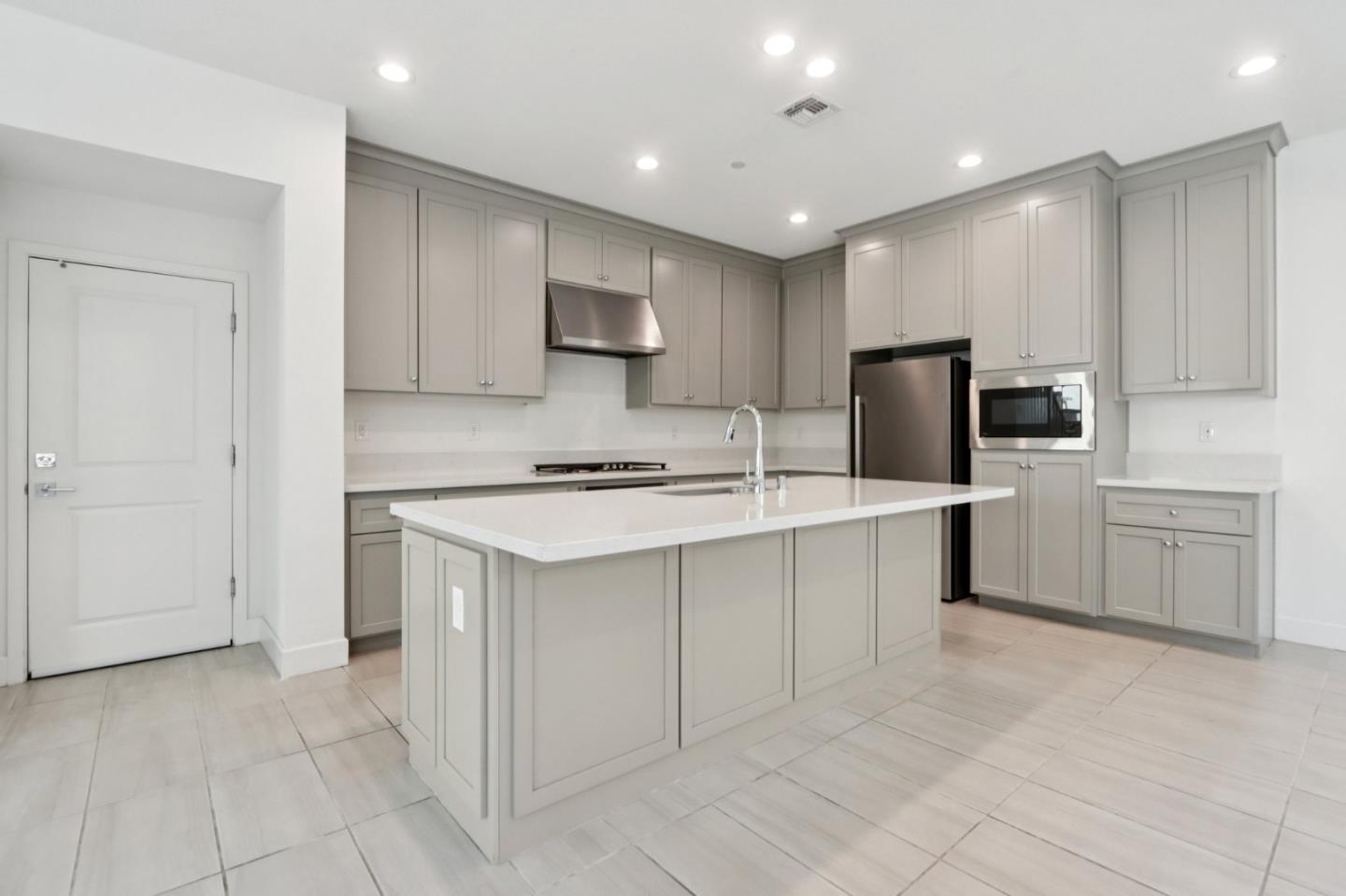 Detail Gallery Image 10 of 37 For 1363 S Shields Ave, Tracy,  CA 95391 - 3 Beds | 2/1 Baths
