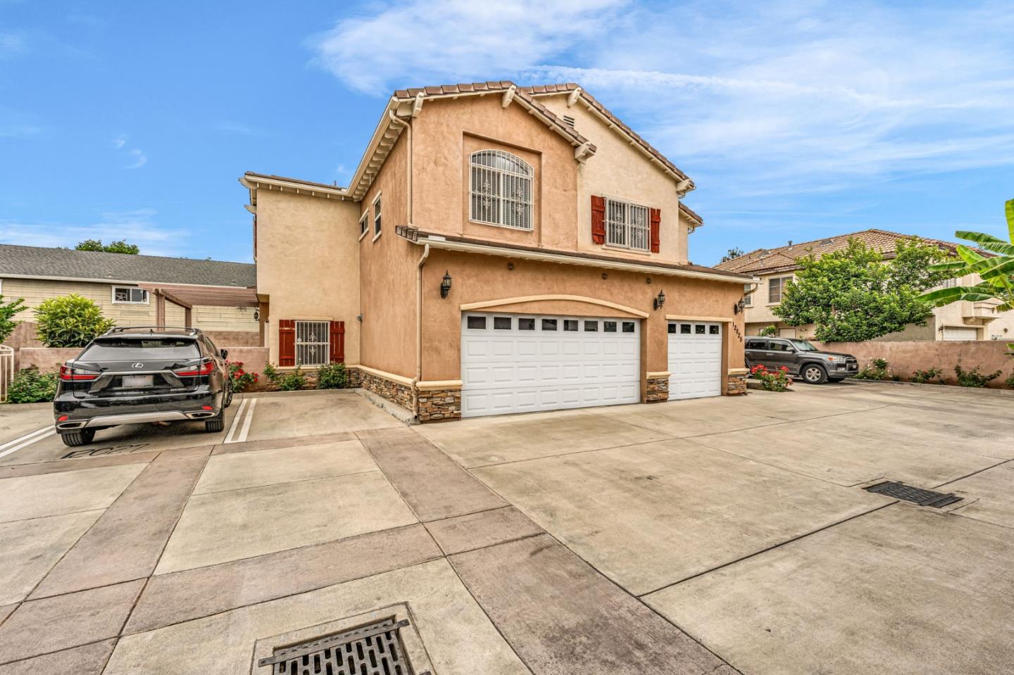 Detail Gallery Image 2 of 50 For 12025 Ferris Rd, El Monte,  CA 91732 - 4 Beds | 5 Baths
