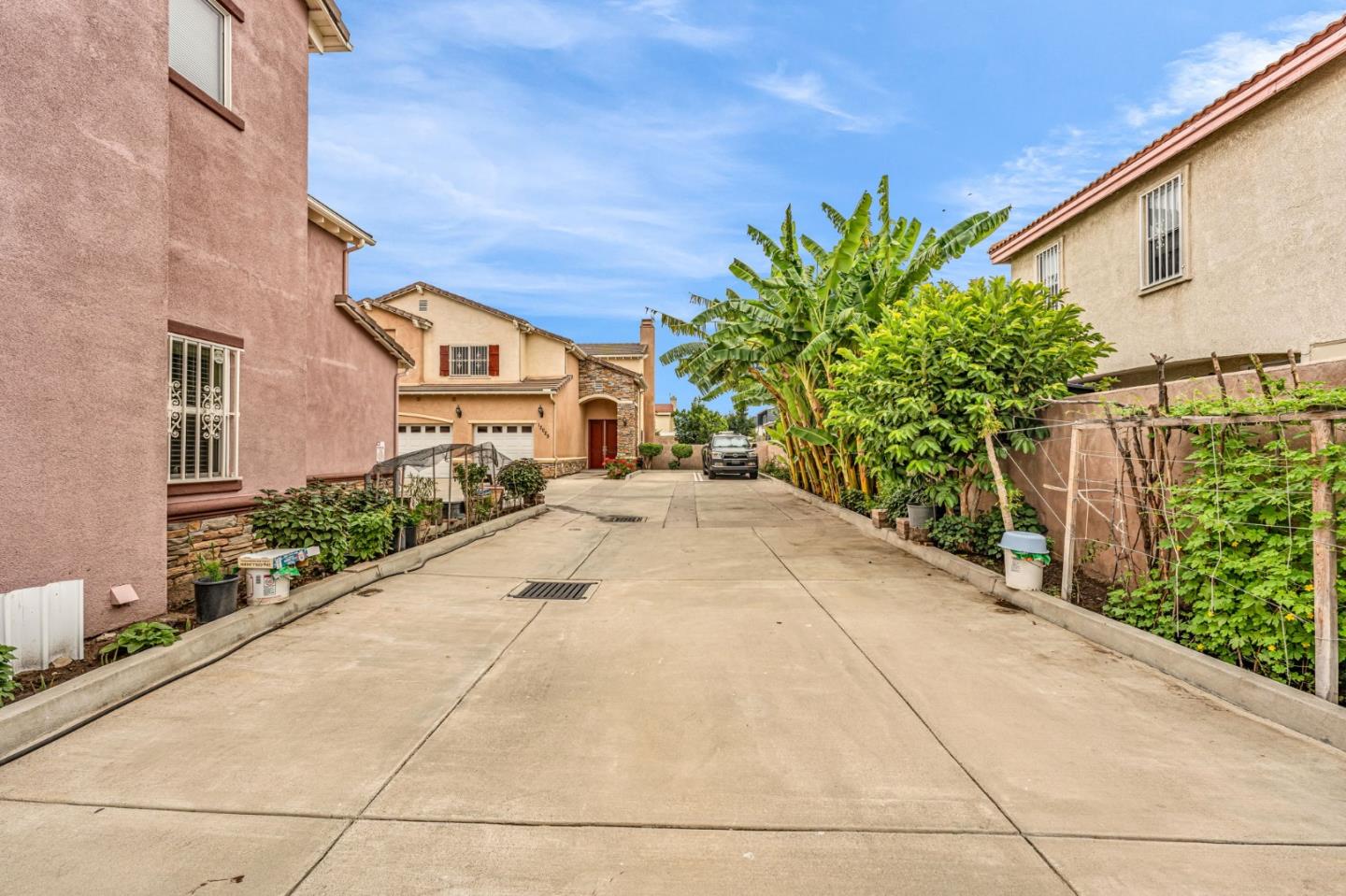 Detail Gallery Image 4 of 50 For 12025 Ferris Rd, El Monte,  CA 91732 - 4 Beds | 5 Baths