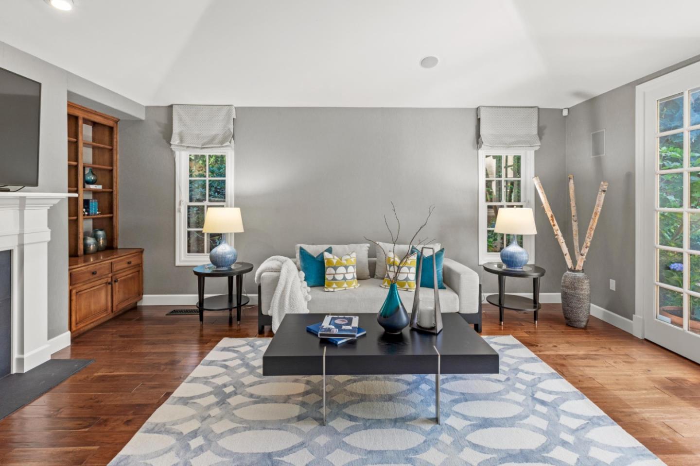 Detail Gallery Image 11 of 71 For 158 Seminary Dr, Menlo Park,  CA 94025 - 5 Beds | 3/1 Baths