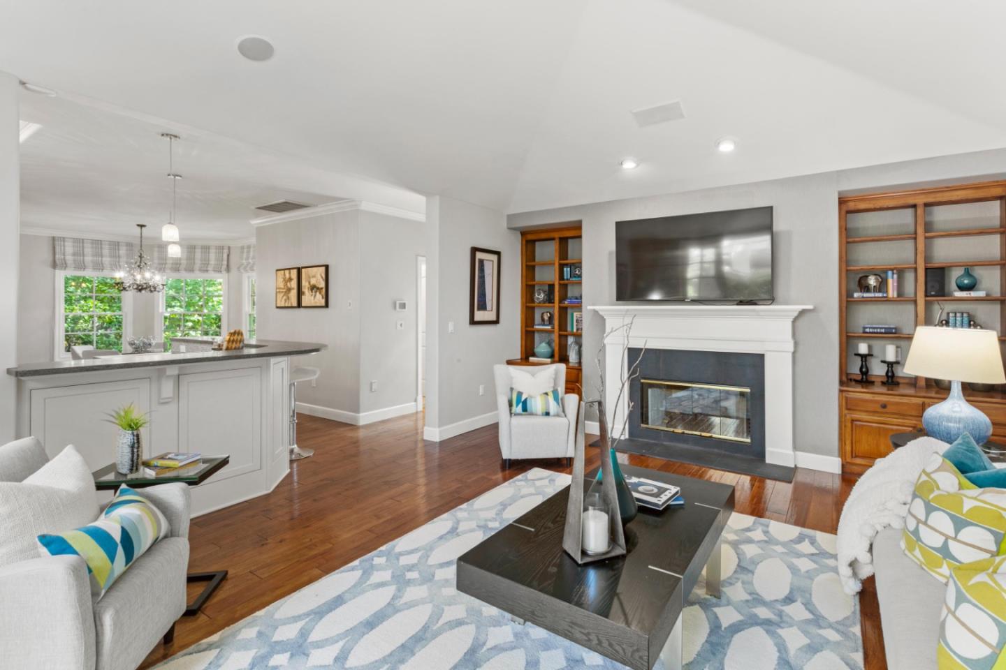 Detail Gallery Image 13 of 71 For 158 Seminary Dr, Menlo Park,  CA 94025 - 5 Beds | 3/1 Baths