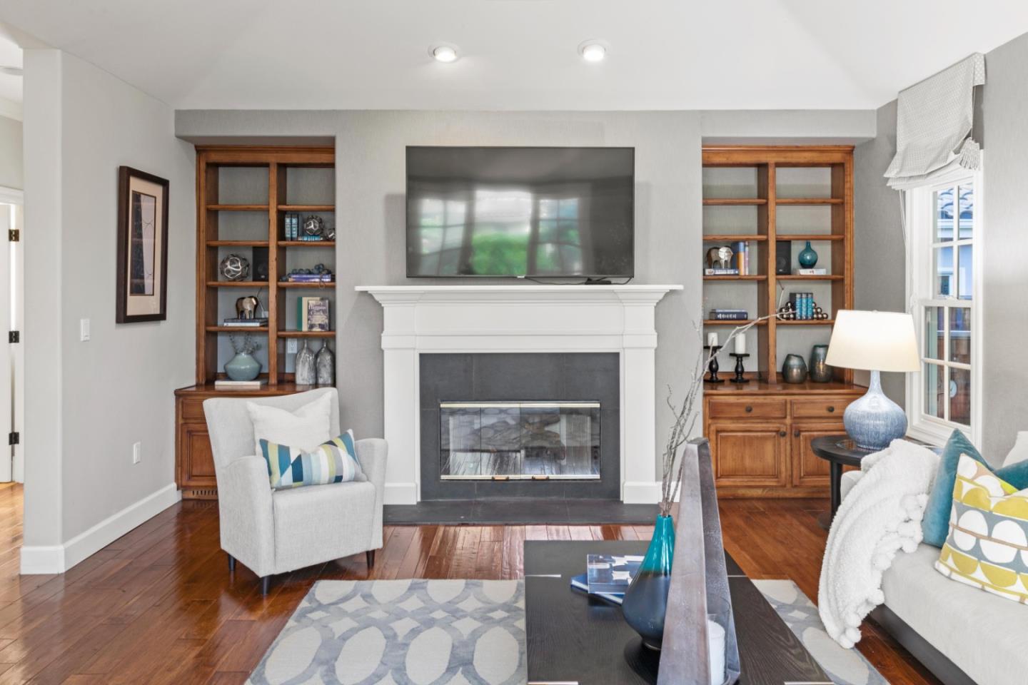 Detail Gallery Image 18 of 71 For 158 Seminary Dr, Menlo Park,  CA 94025 - 5 Beds | 3/1 Baths