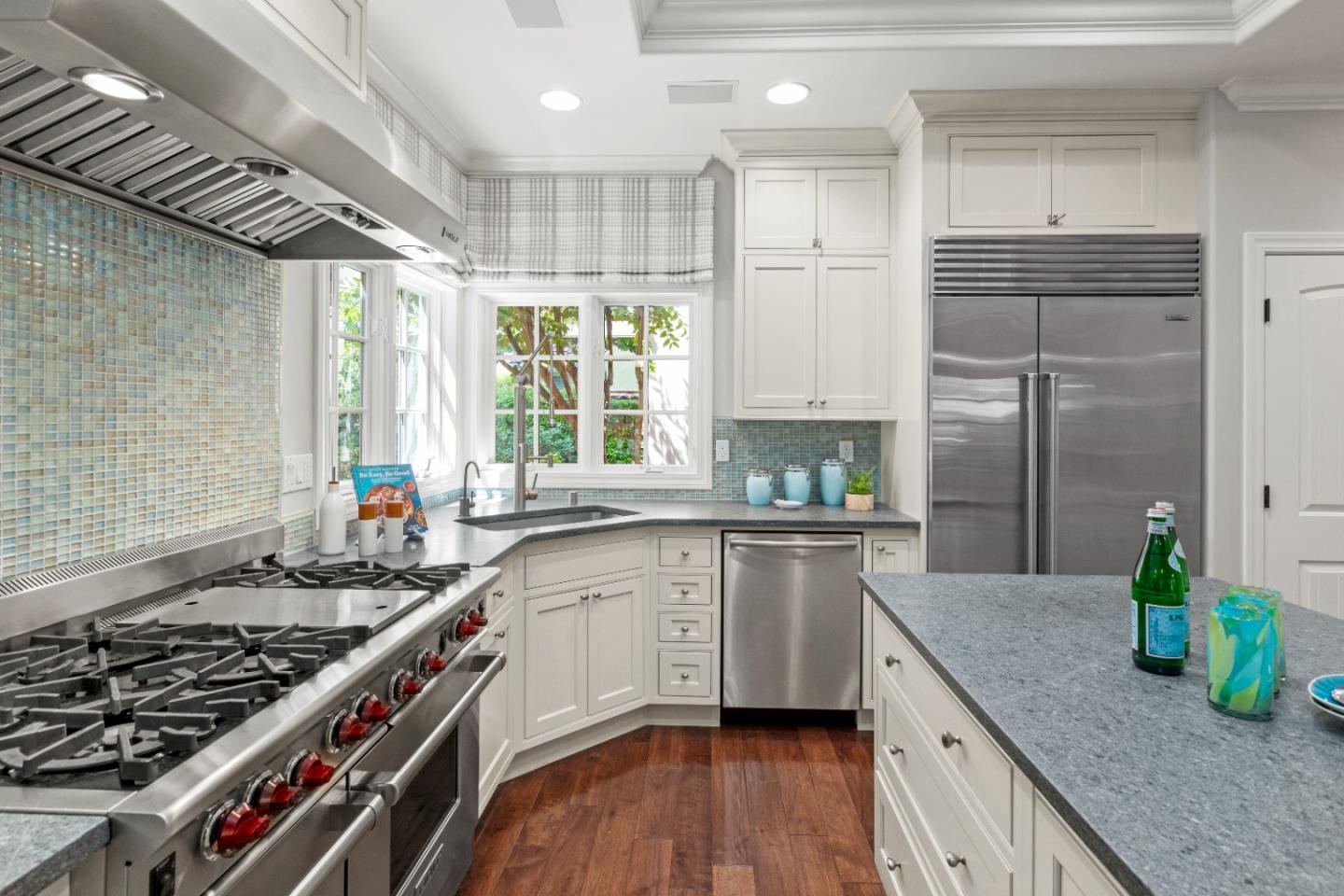 Detail Gallery Image 21 of 71 For 158 Seminary Dr, Menlo Park,  CA 94025 - 5 Beds | 3/1 Baths