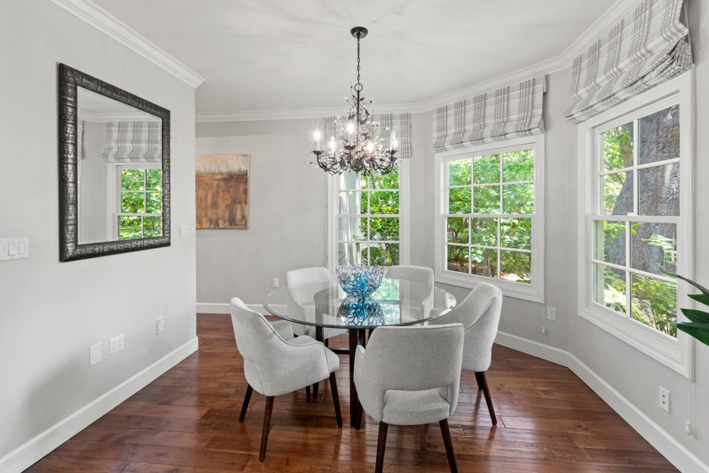 Detail Gallery Image 27 of 71 For 158 Seminary Dr, Menlo Park,  CA 94025 - 5 Beds | 3/1 Baths