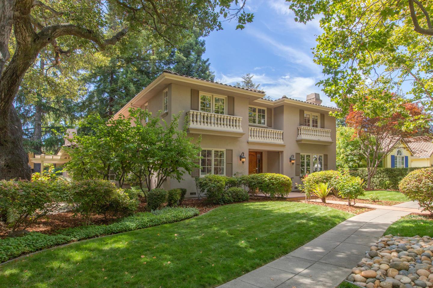 Detail Gallery Image 3 of 71 For 158 Seminary Dr, Menlo Park,  CA 94025 - 5 Beds | 3/1 Baths
