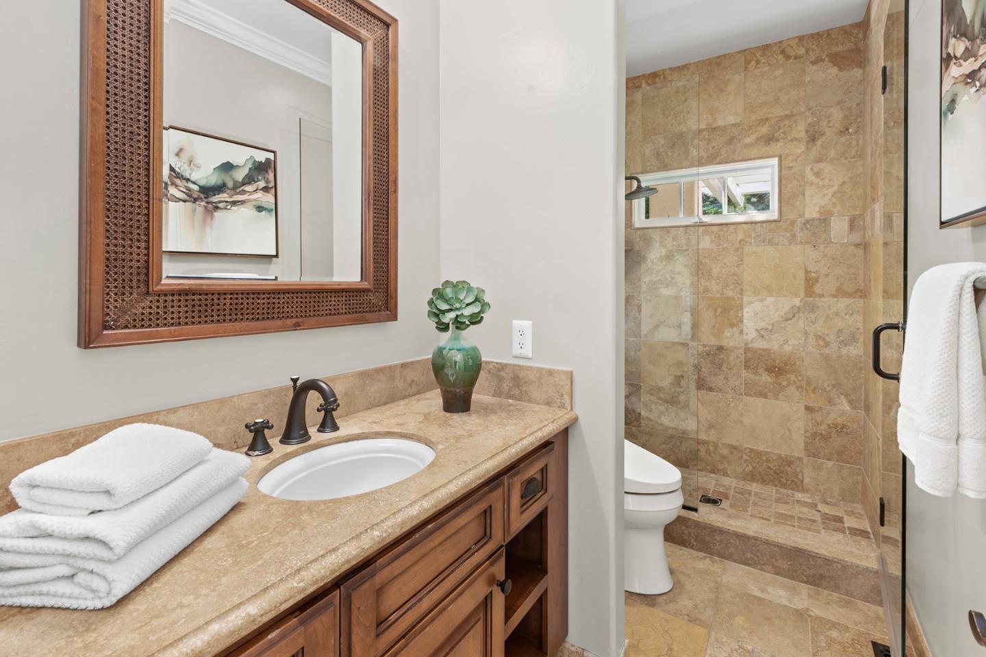 Detail Gallery Image 31 of 71 For 158 Seminary Dr, Menlo Park,  CA 94025 - 5 Beds | 3/1 Baths