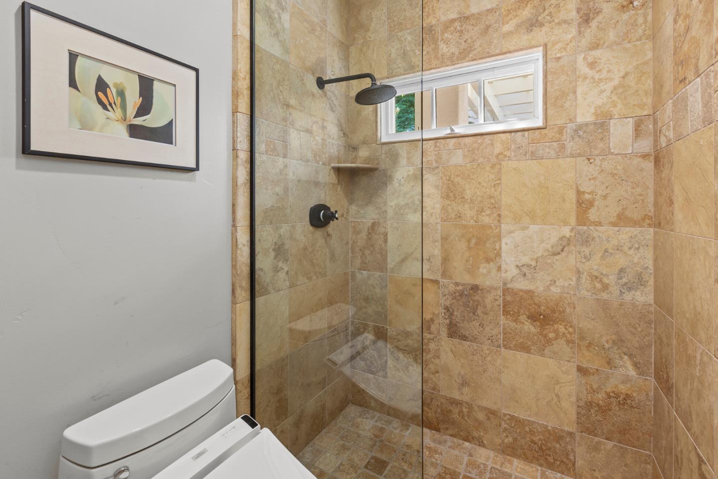 Detail Gallery Image 32 of 71 For 158 Seminary Dr, Menlo Park,  CA 94025 - 5 Beds | 3/1 Baths