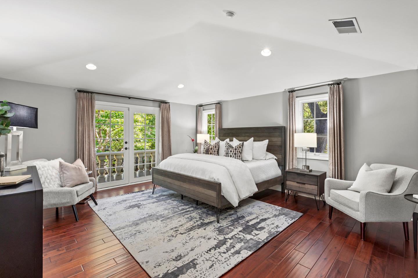 Detail Gallery Image 46 of 71 For 158 Seminary Dr, Menlo Park,  CA 94025 - 5 Beds | 3/1 Baths