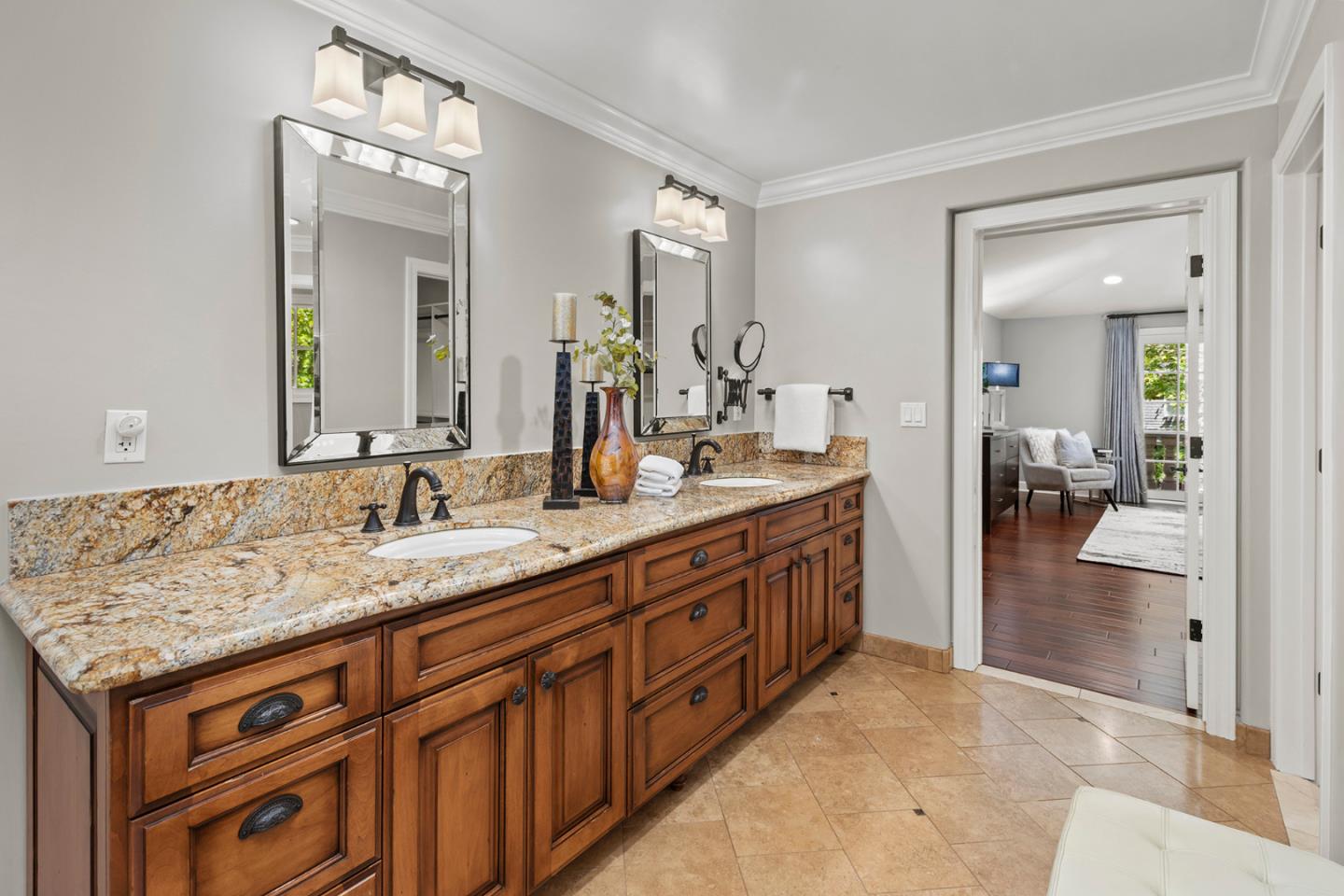 Detail Gallery Image 49 of 71 For 158 Seminary Dr, Menlo Park,  CA 94025 - 5 Beds | 3/1 Baths