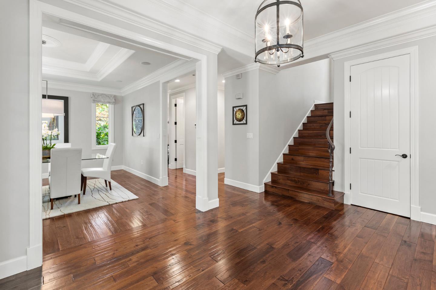 Detail Gallery Image 5 of 71 For 158 Seminary Dr, Menlo Park,  CA 94025 - 5 Beds | 3/1 Baths