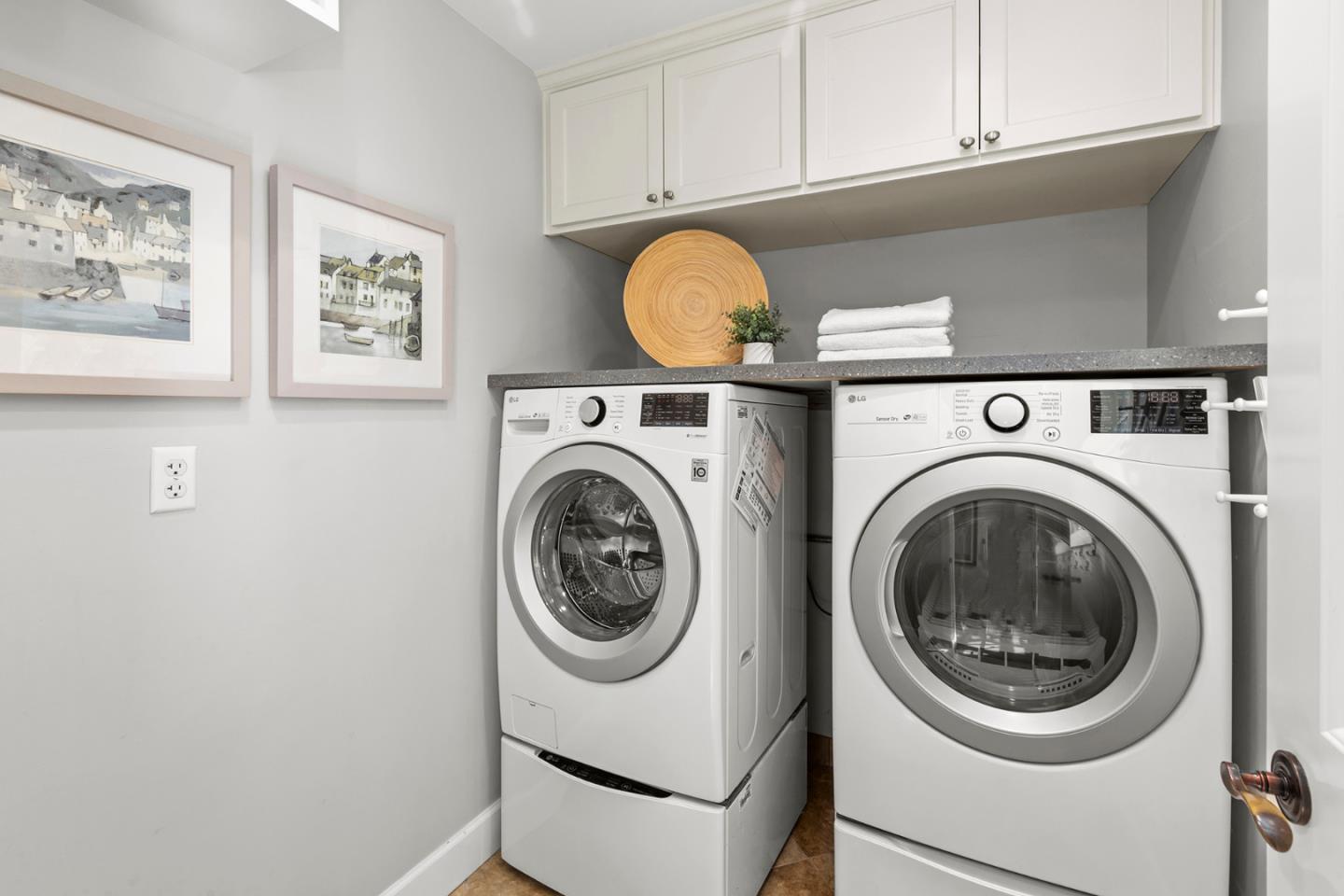 Detail Gallery Image 55 of 71 For 158 Seminary Dr, Menlo Park,  CA 94025 - 5 Beds | 3/1 Baths