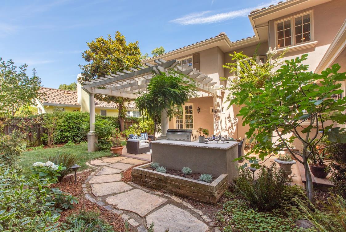 Detail Gallery Image 58 of 71 For 158 Seminary Dr, Menlo Park,  CA 94025 - 5 Beds | 3/1 Baths