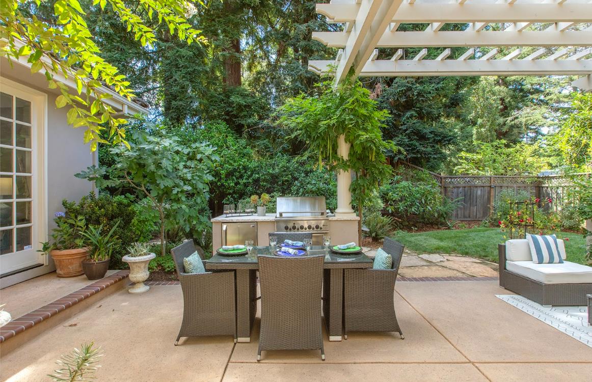 Detail Gallery Image 61 of 71 For 158 Seminary Dr, Menlo Park,  CA 94025 - 5 Beds | 3/1 Baths