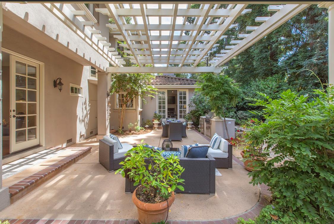 Detail Gallery Image 62 of 71 For 158 Seminary Dr, Menlo Park,  CA 94025 - 5 Beds | 3/1 Baths