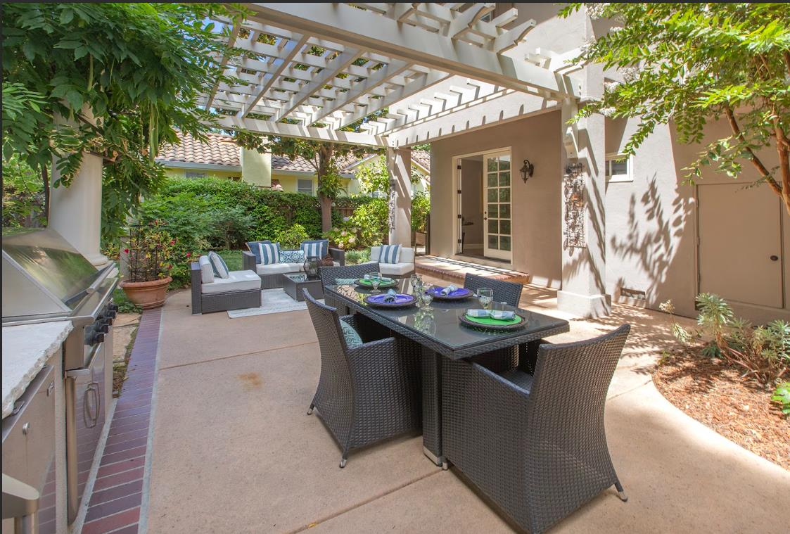 Detail Gallery Image 65 of 71 For 158 Seminary Dr, Menlo Park,  CA 94025 - 5 Beds | 3/1 Baths