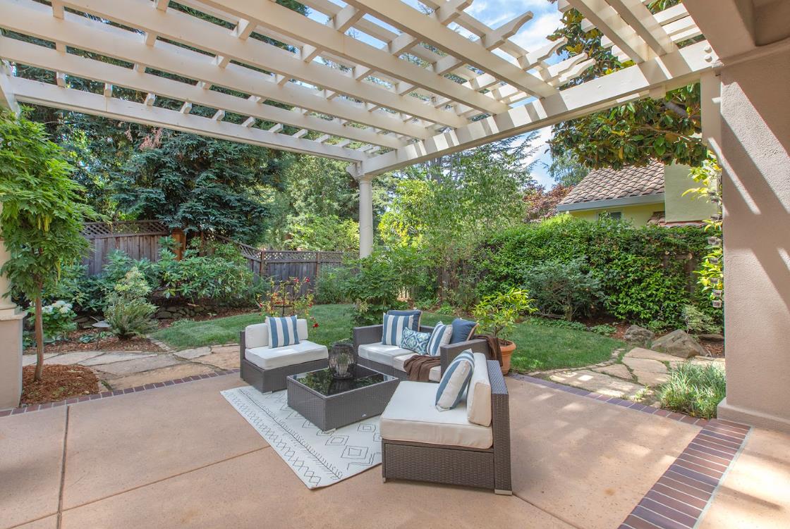 Detail Gallery Image 66 of 71 For 158 Seminary Dr, Menlo Park,  CA 94025 - 5 Beds | 3/1 Baths