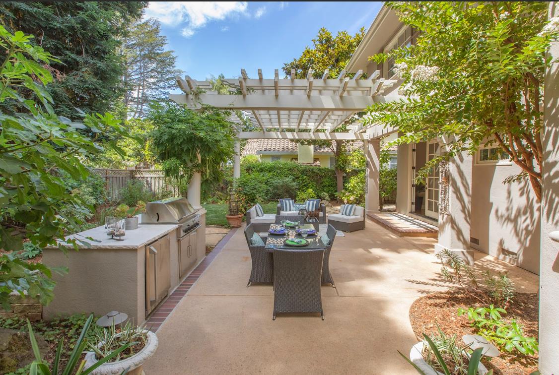 Detail Gallery Image 69 of 71 For 158 Seminary Dr, Menlo Park,  CA 94025 - 5 Beds | 3/1 Baths