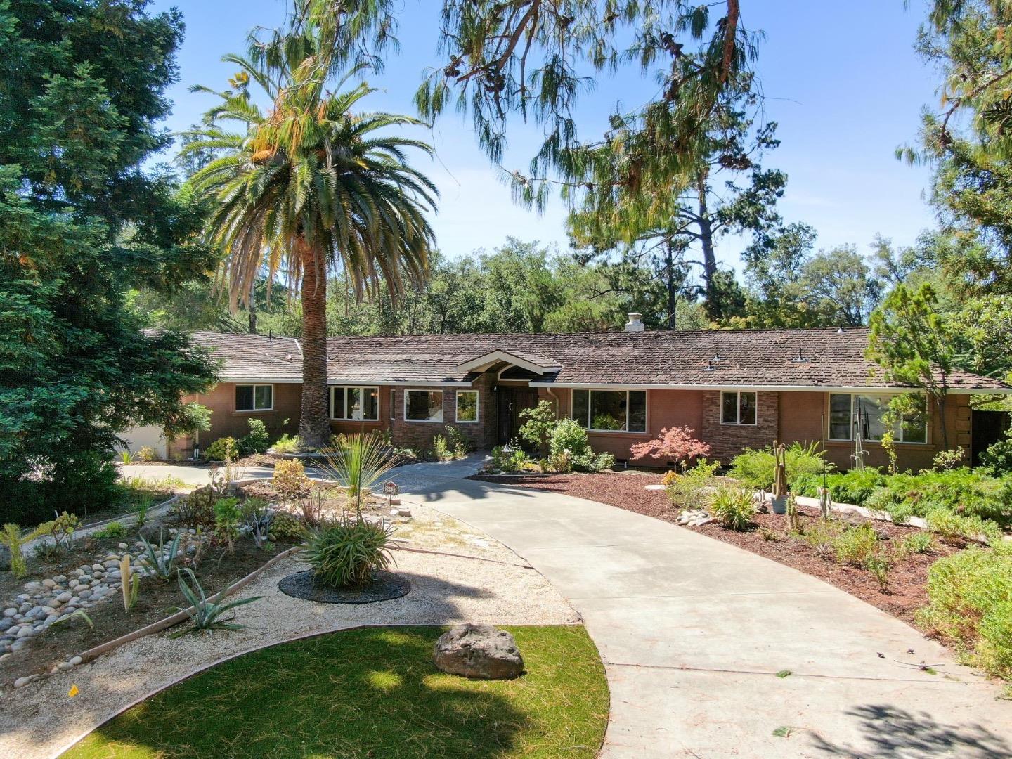 Detail Gallery Image 2 of 38 For 19521 Tweed Ct, Saratoga,  CA 95070 - 4 Beds | 3 Baths