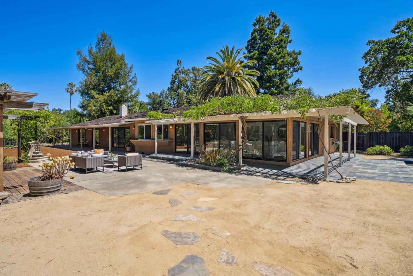 Detail Gallery Image 27 of 38 For 19521 Tweed Ct, Saratoga,  CA 95070 - 4 Beds | 3 Baths