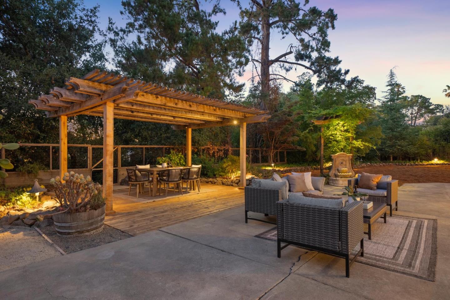 Detail Gallery Image 33 of 38 For 19521 Tweed Ct, Saratoga,  CA 95070 - 4 Beds | 3 Baths