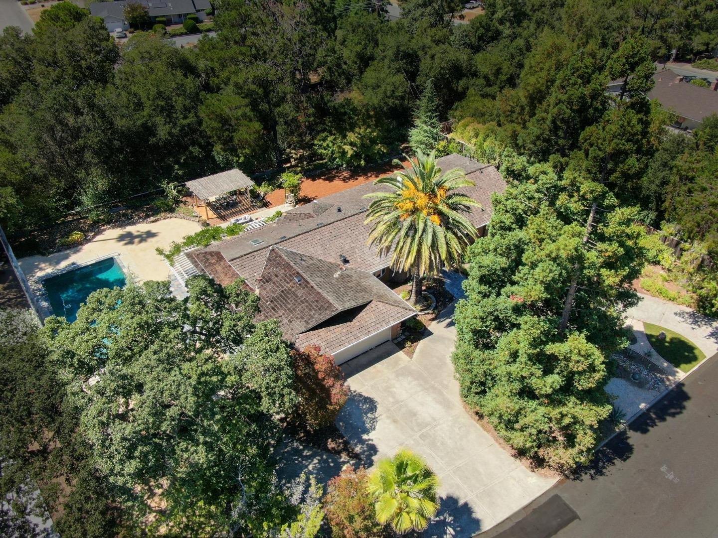 Detail Gallery Image 37 of 38 For 19521 Tweed Ct, Saratoga,  CA 95070 - 4 Beds | 3 Baths