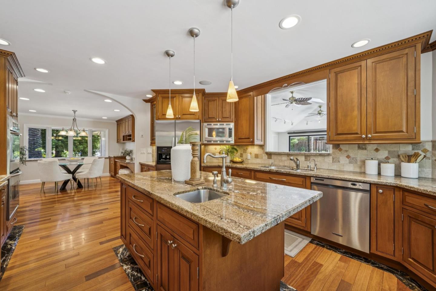 Detail Gallery Image 9 of 38 For 19521 Tweed Ct, Saratoga,  CA 95070 - 4 Beds | 3 Baths