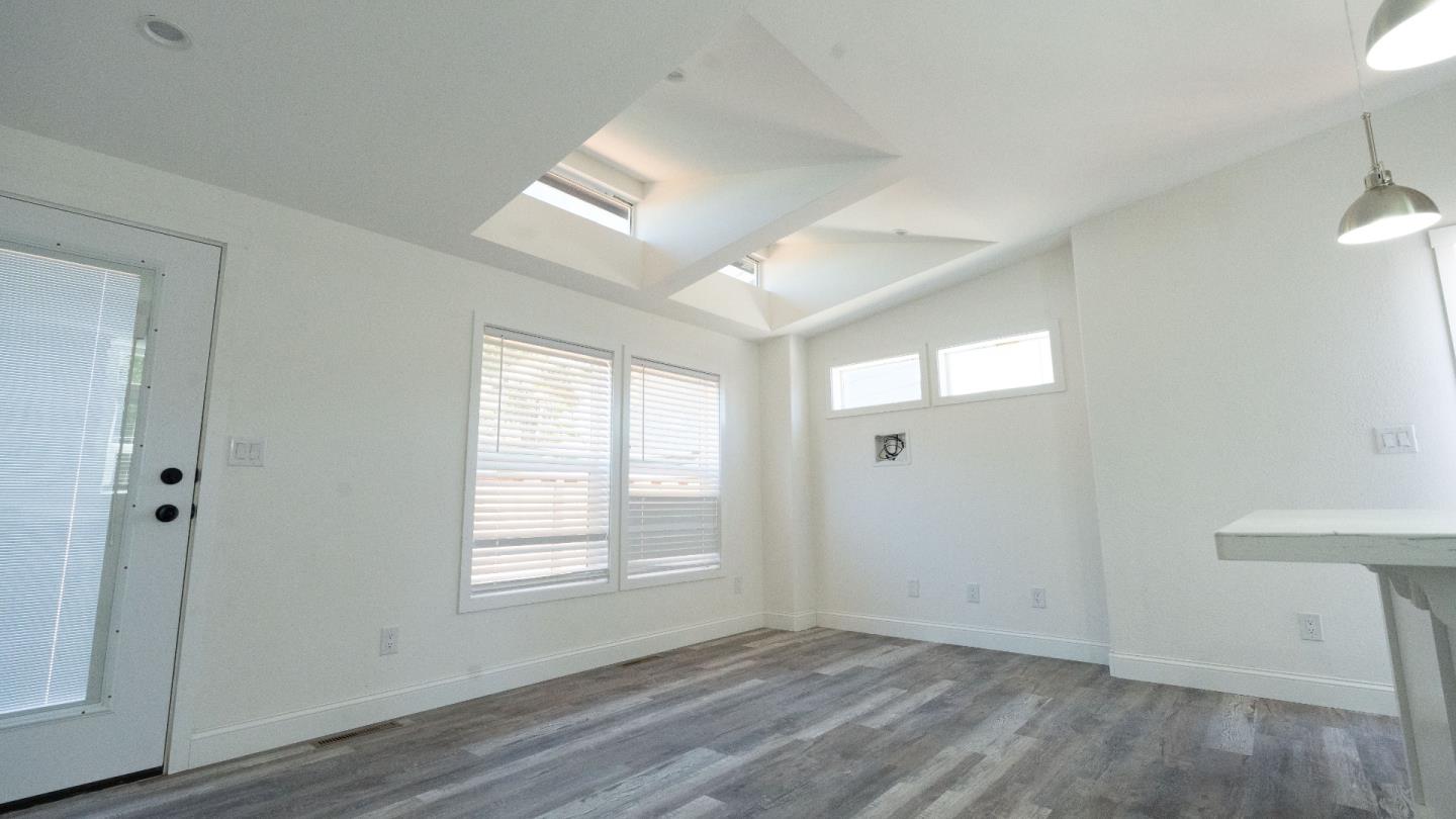 Detail Gallery Image 4 of 21 For 59 Crocker Ct #2,  San Jose,  CA 95111 - 2 Beds | 1 Baths
