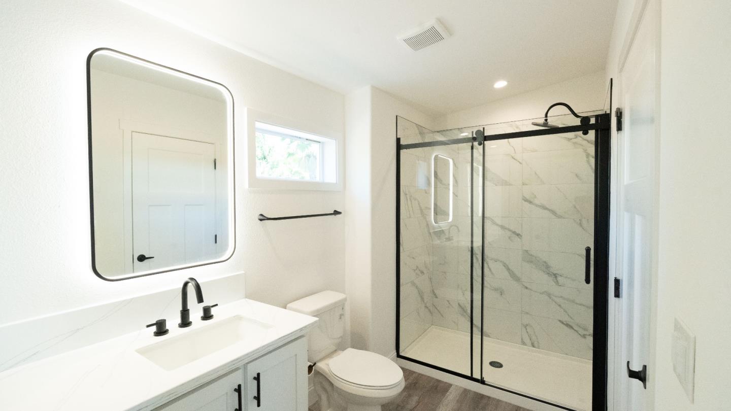 Detail Gallery Image 5 of 21 For 59 Crocker Ct #2,  San Jose,  CA 95111 - 2 Beds | 1 Baths